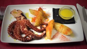 pulpo a la brasa casa azcona